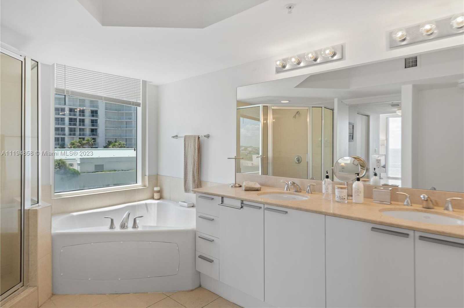 Small Image of 16699 COLLINS AVE #702, Sunny Isles Beach Number 10