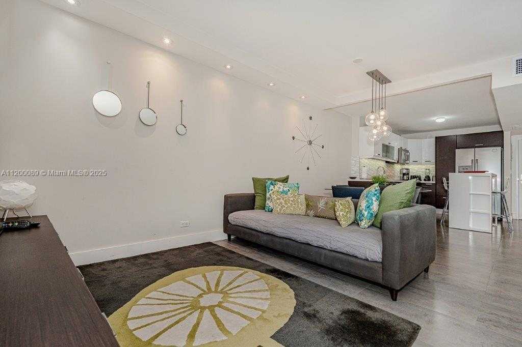 Small Image of 2301 COLLINS AVE #723, Miami Beach Number 2