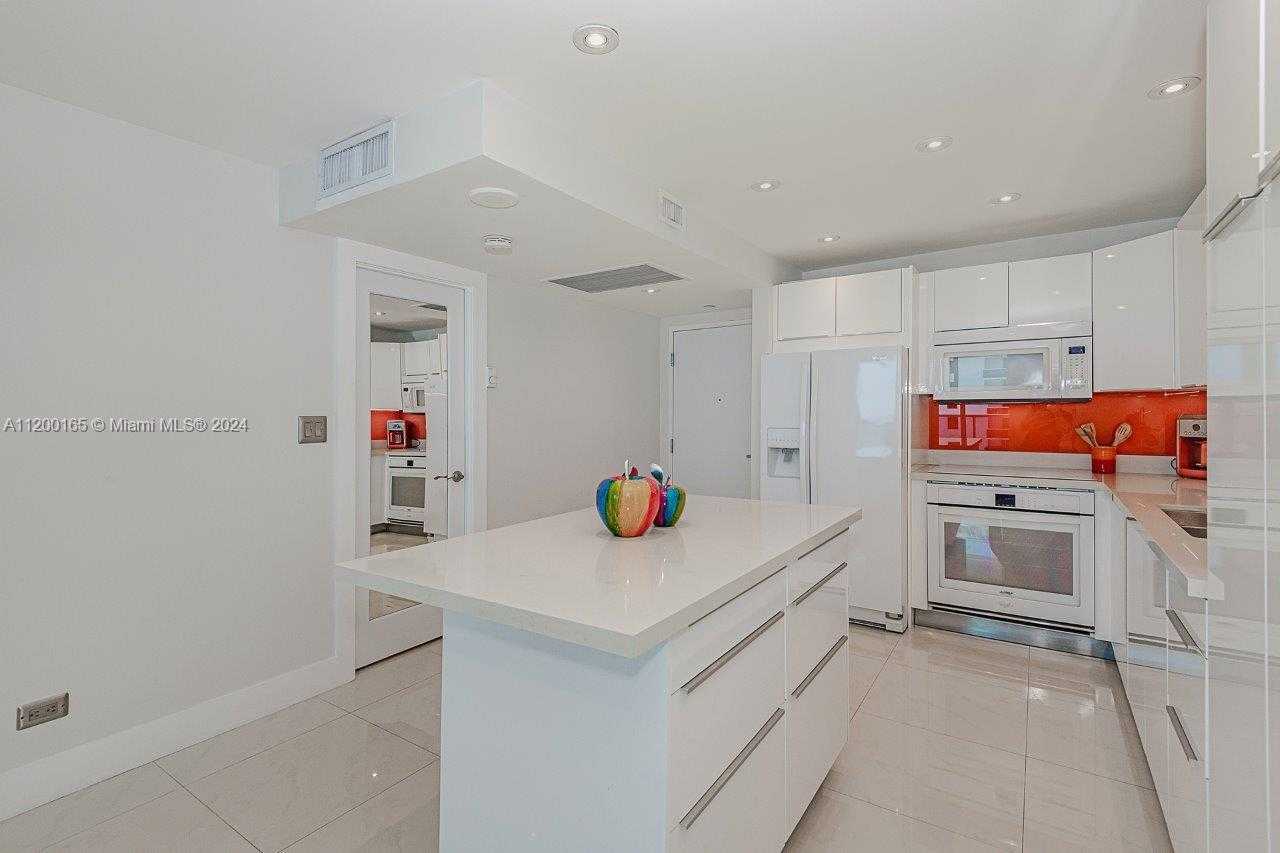 Small Image of 2301 COLLINS AVE #1211, Miami Beach Number 16