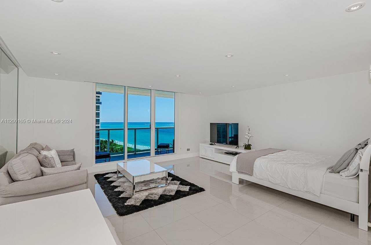 Small Image of 2301 COLLINS AVE #1211, Miami Beach Number 9