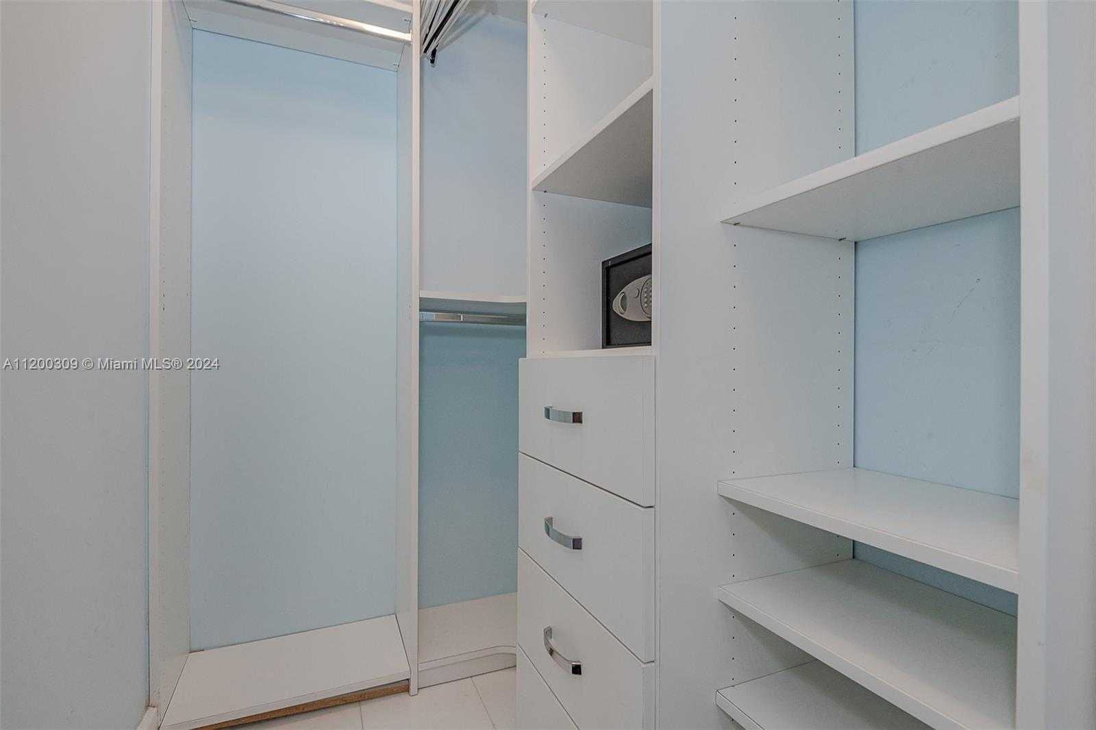 Small Image of 2301 COLLINS AVE #1506, Miami Beach Number 17