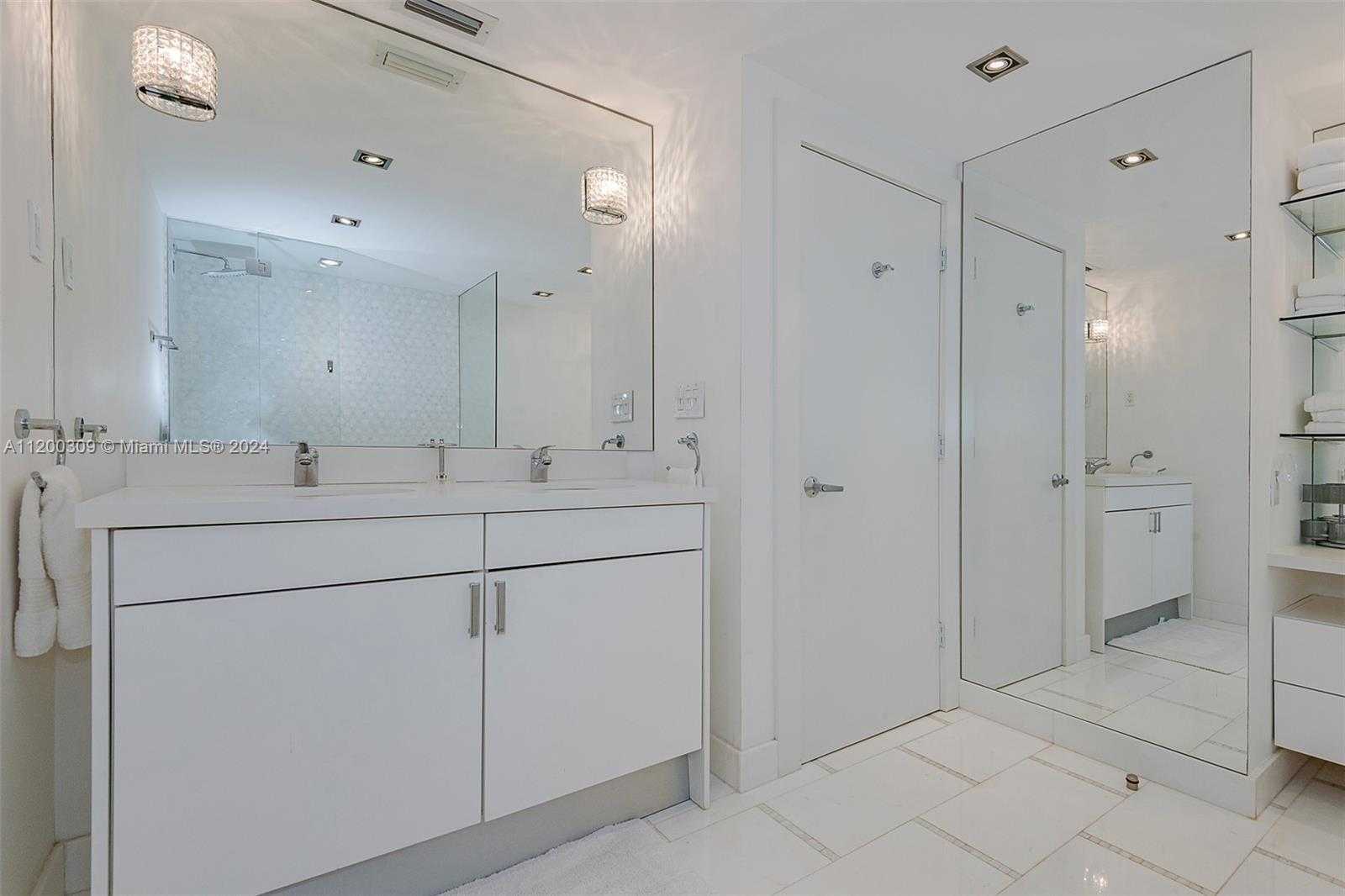 Small Image of 2301 COLLINS AVE #1506, Miami Beach Number 18