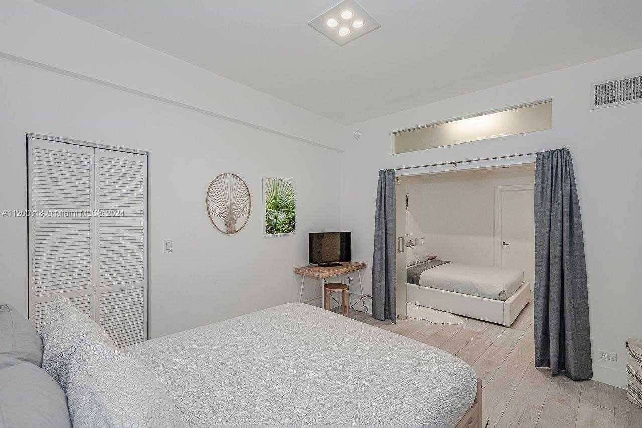Small Image of 2301 COLLINS AVE #PH21, Miami Beach Number 11