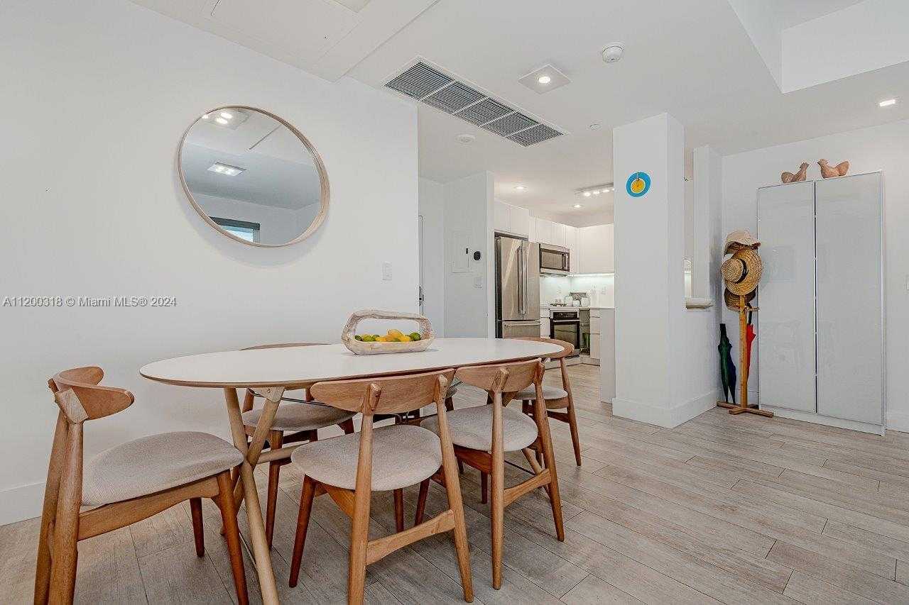 Small Image of 2301 COLLINS AVE #PH21, Miami Beach Number 17