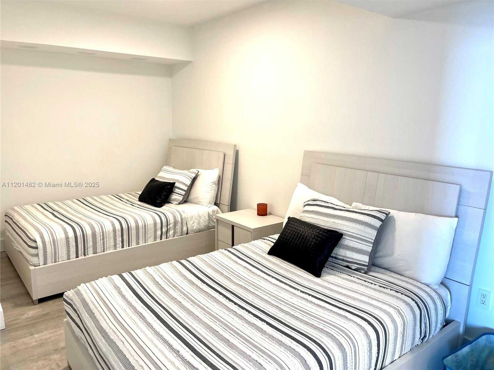 Small Image of 1830 SOUTH OCEAN DR #1603, Hallandale Beach Number 15