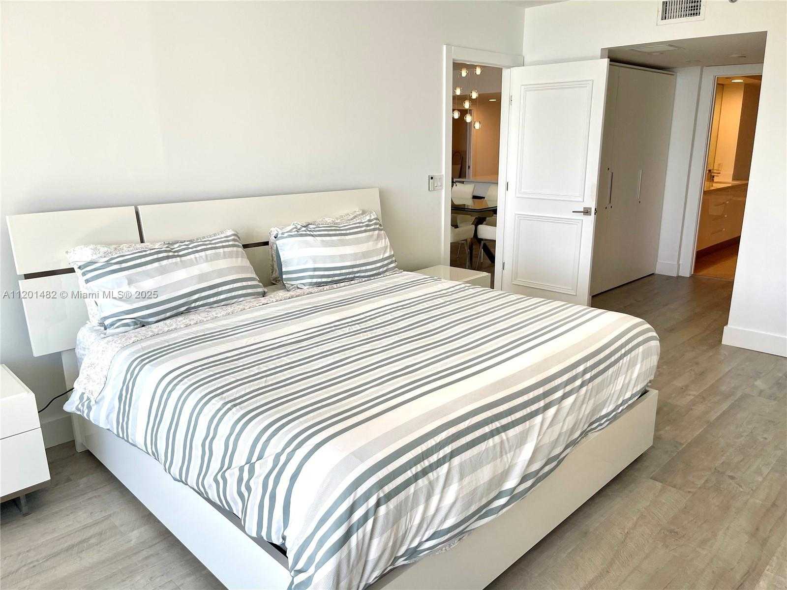 Small Image of 1830 SOUTH OCEAN DR #1603, Hallandale Beach Number 18