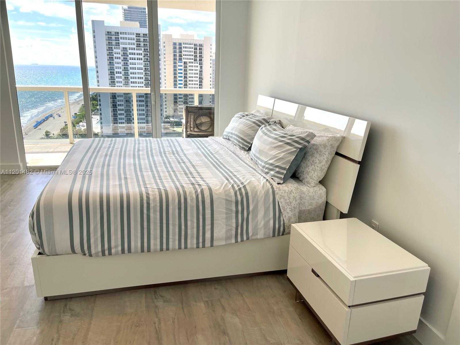Small Image of 1830 SOUTH OCEAN DR #1603, Hallandale Beach Number 19