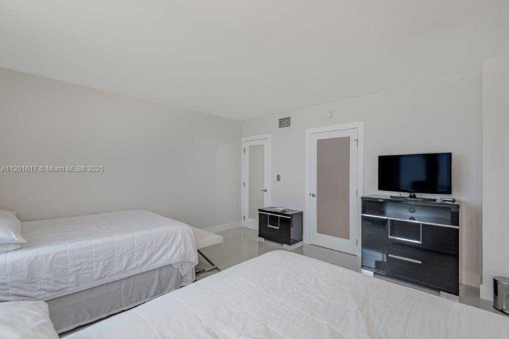 Small Image of 2301 COLLINS AVE #1210, Miami Beach Number 15