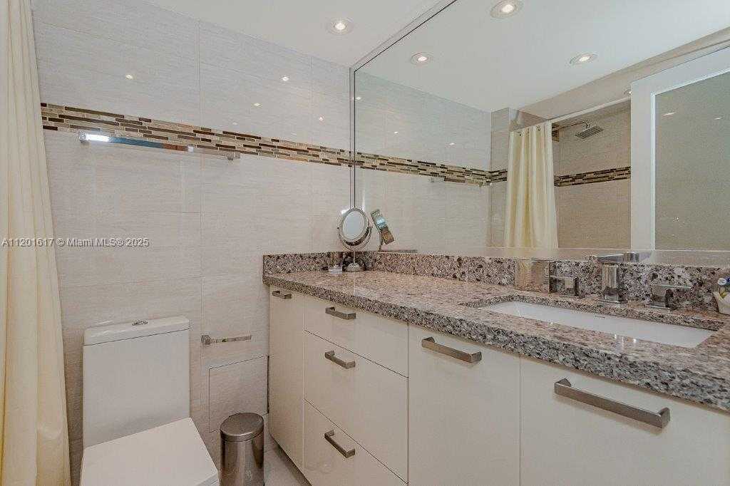 Small Image of 2301 COLLINS AVE #1210, Miami Beach Number 22