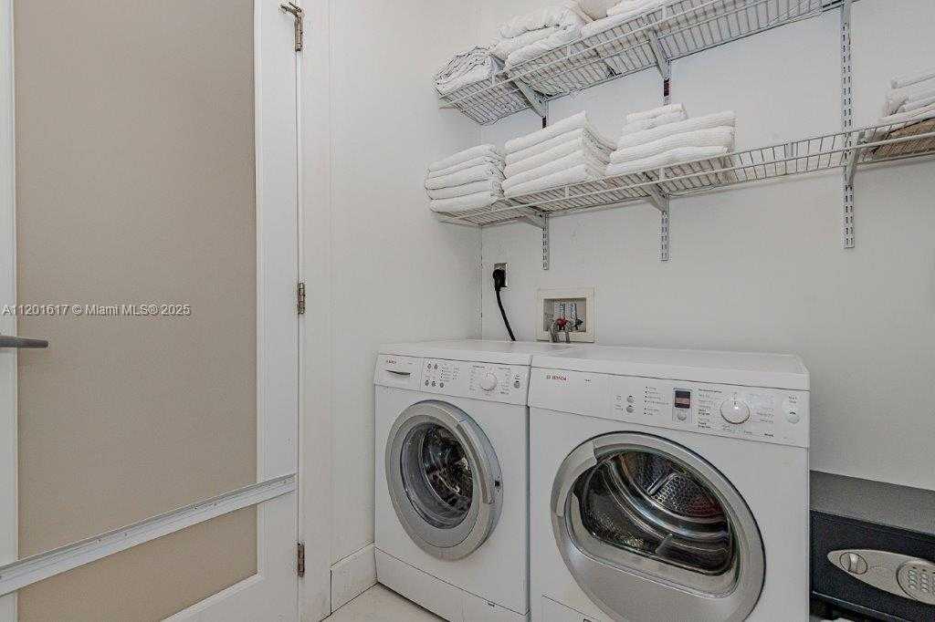 Small Image of 2301 COLLINS AVE #1210, Miami Beach Number 25