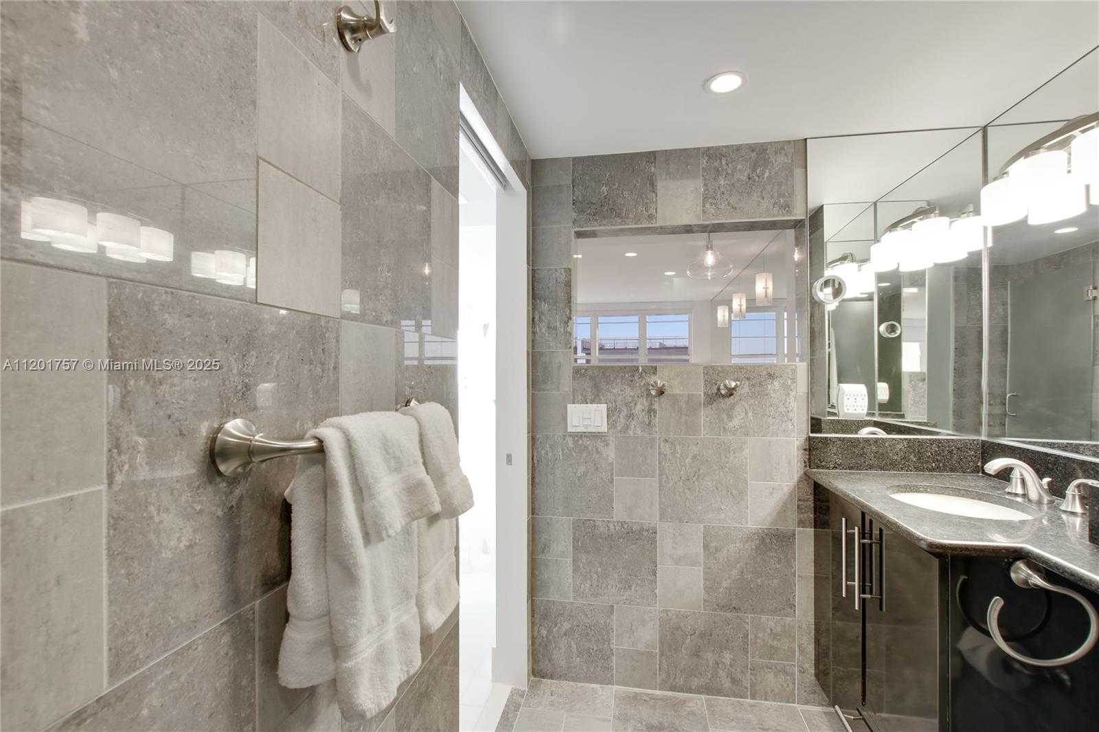 Small Image of 100 LINCOLN RD #940, Miami Beach Number 13