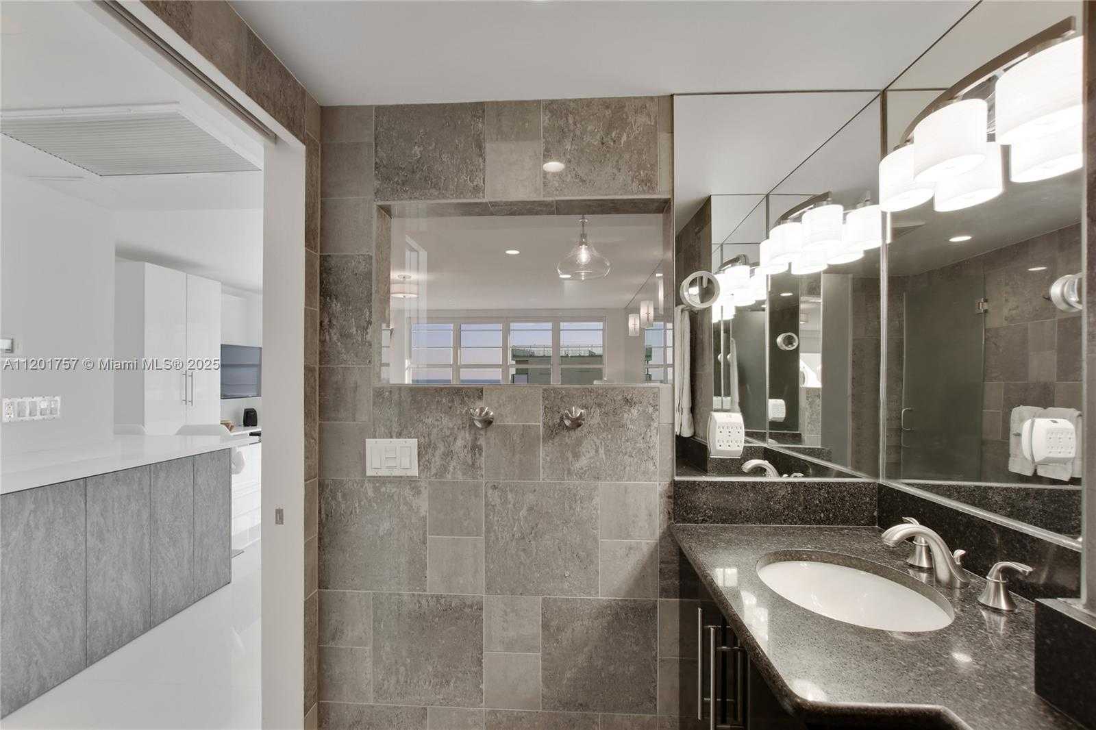 Small Image of 100 LINCOLN RD #940, Miami Beach Number 14