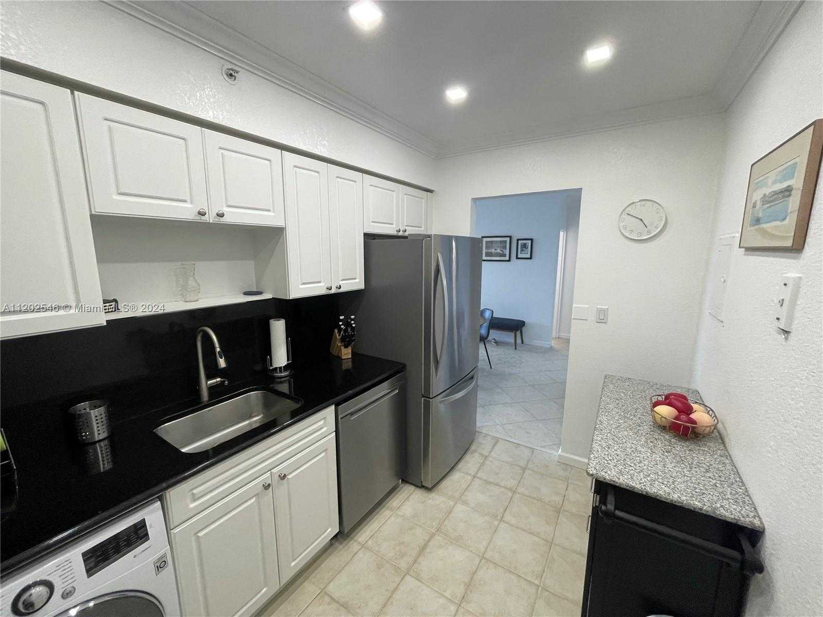 Small Image of 2501 SOUTH OCEAN DR #PH28 (Available SEPT 2), Hollywood Number 91
