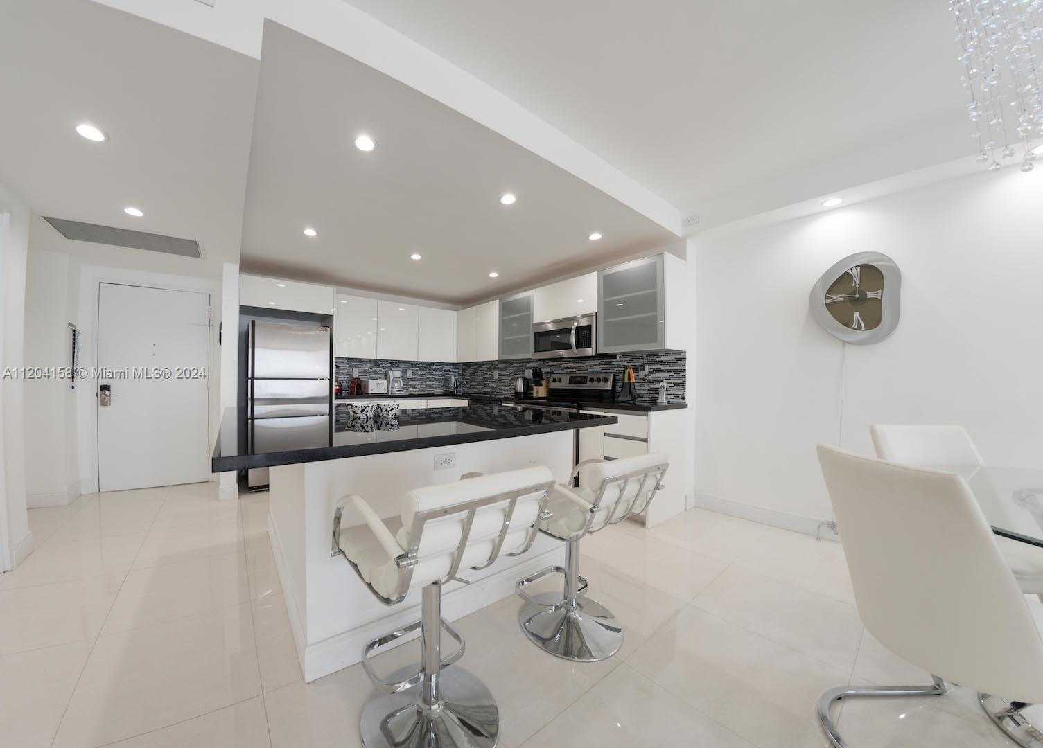 Small Image of 5601 COLLINS AVE #1603, Miami Beach Number 9