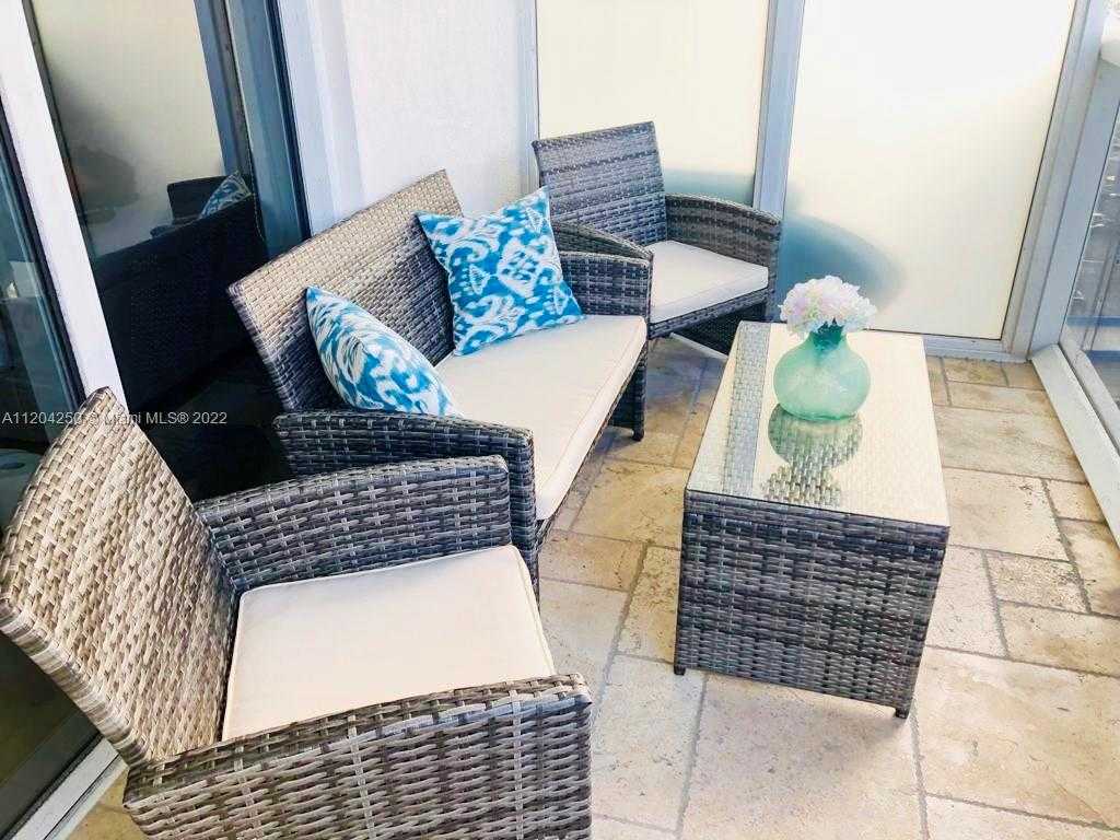 Small Image of 1830 SOUTH OCEAN DR #1709, Hallandale Beach Number 5