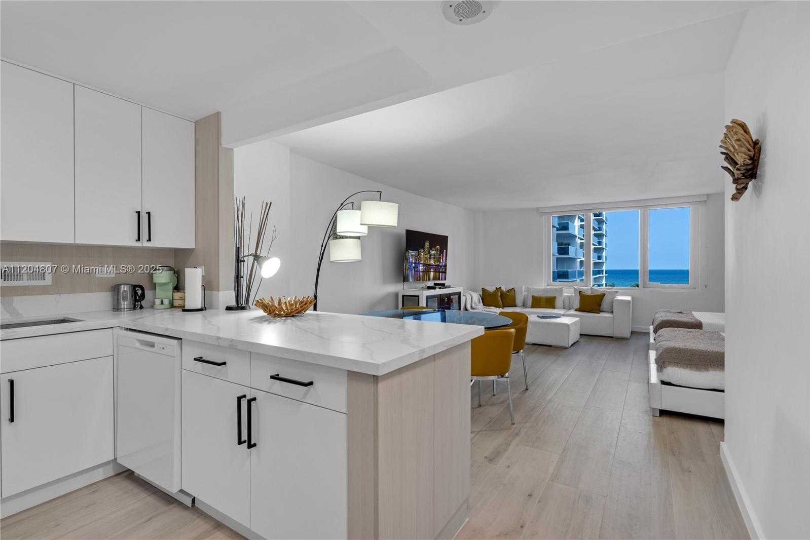 Small Image of 2301 COLLINS AVE #542, Miami Beach Number 5