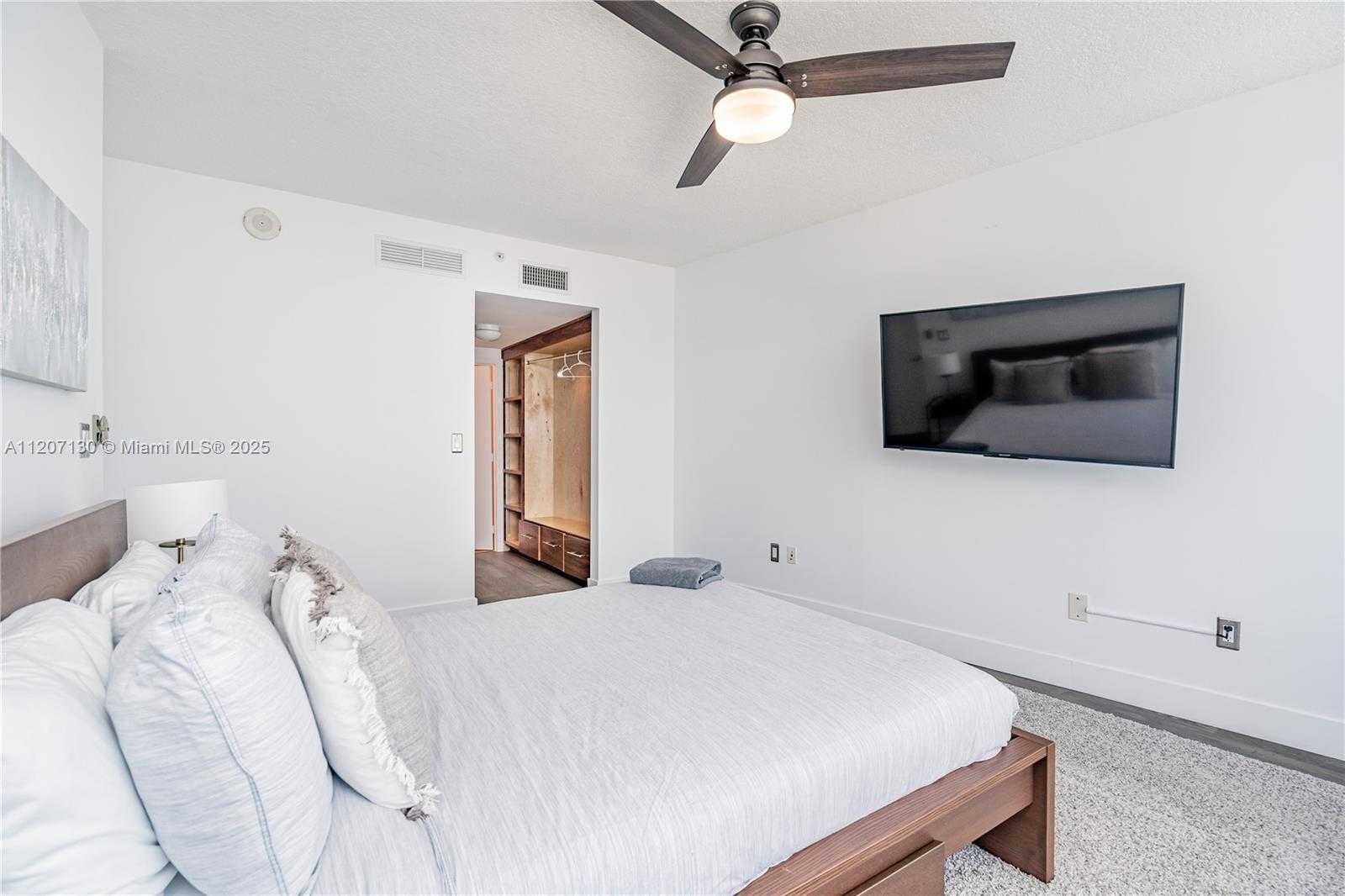Small Image of 1750 NORTH BAYSHORE DR #3914, Miami Number 19