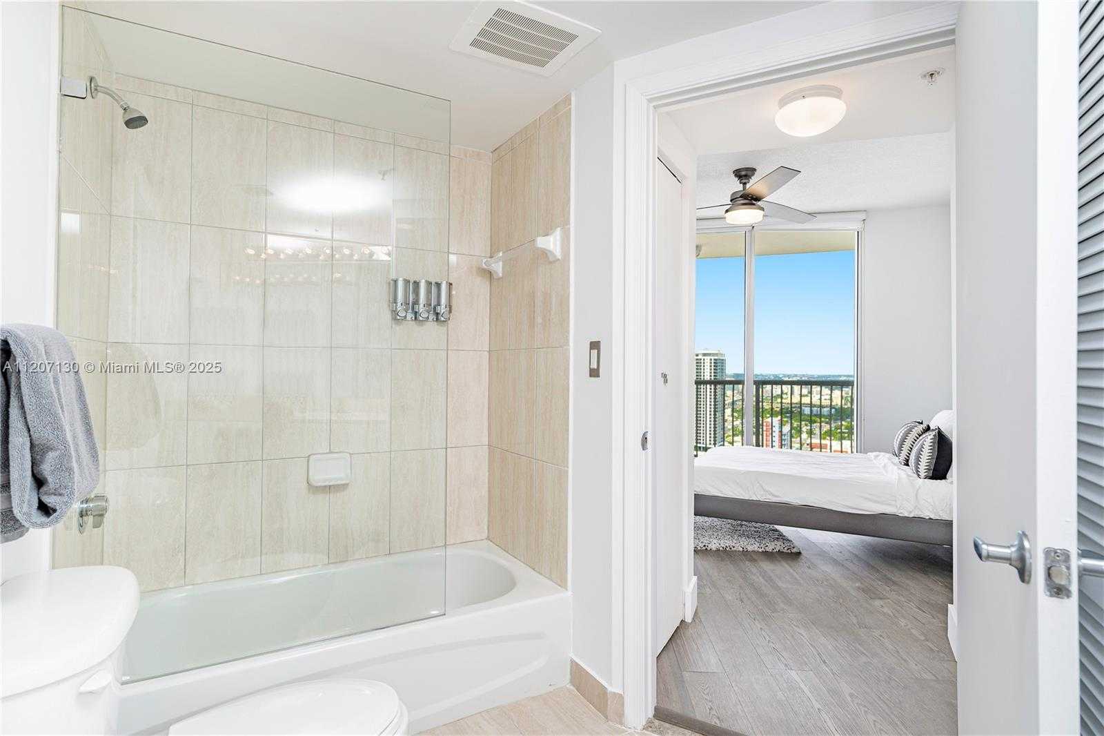 Small Image of 1750 NORTH BAYSHORE DR #3914, Miami Number 22