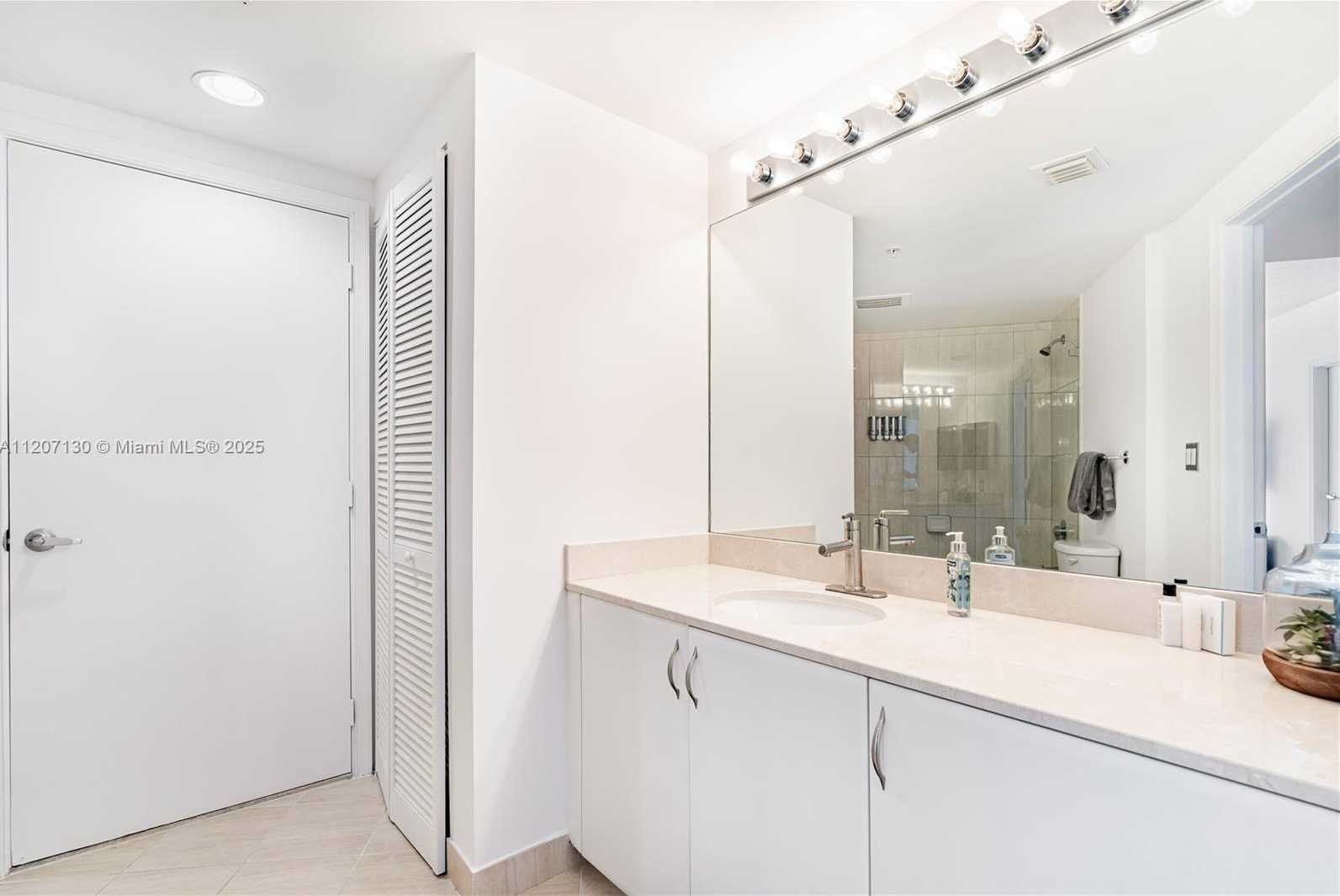 Small Image of 1750 NORTH BAYSHORE DR #3914, Miami Number 23