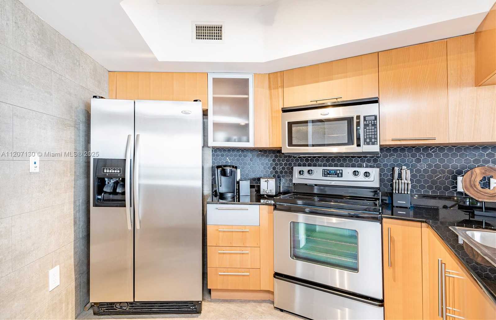 Small Image of 1750 NORTH BAYSHORE DR #3914, Miami Number 3