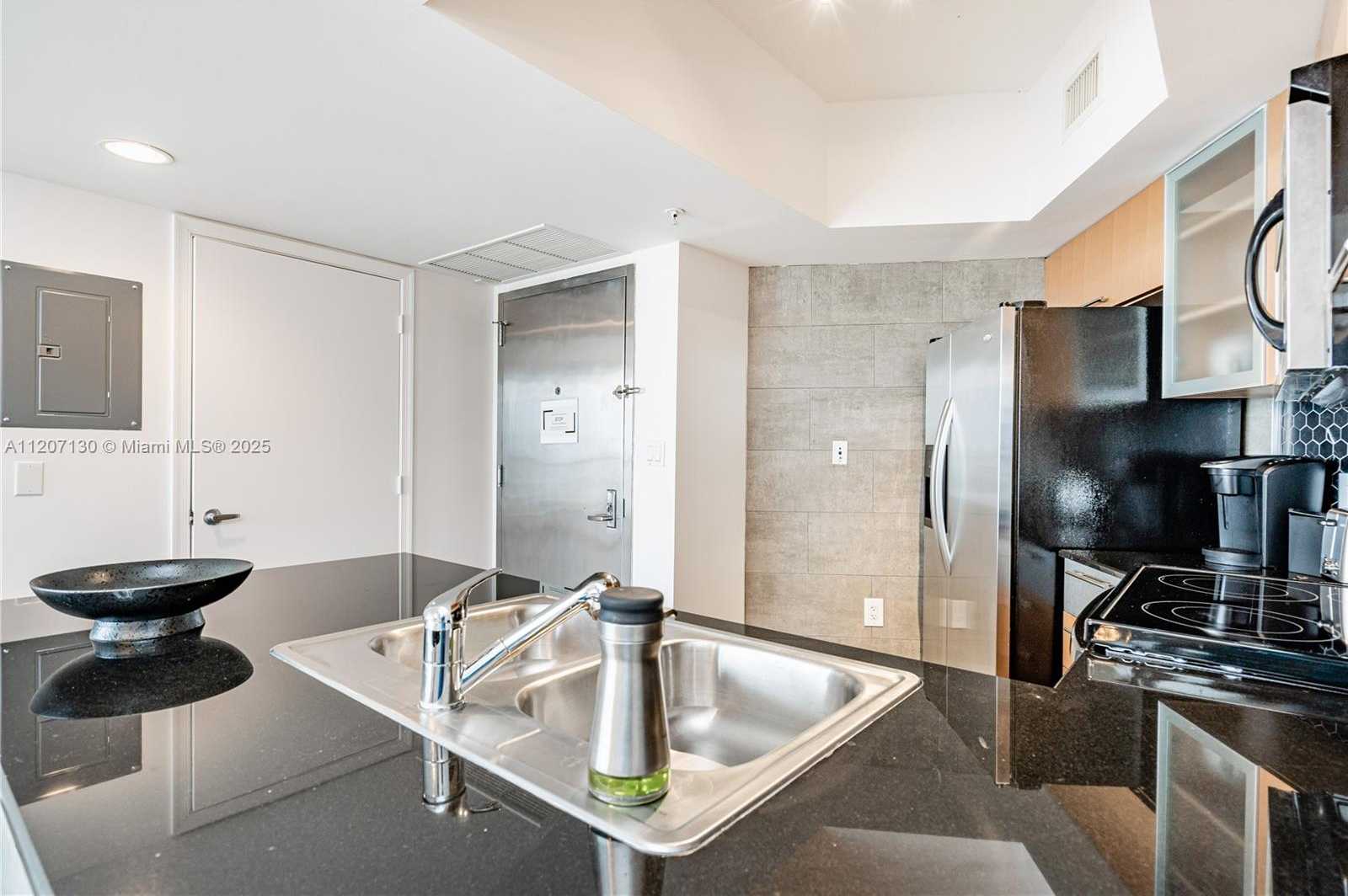 Small Image of 1750 NORTH BAYSHORE DR #3914, Miami Number 5