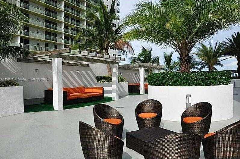 Small Image of 1750 NORTH BAYSHORE DR #3914, Miami Number 52