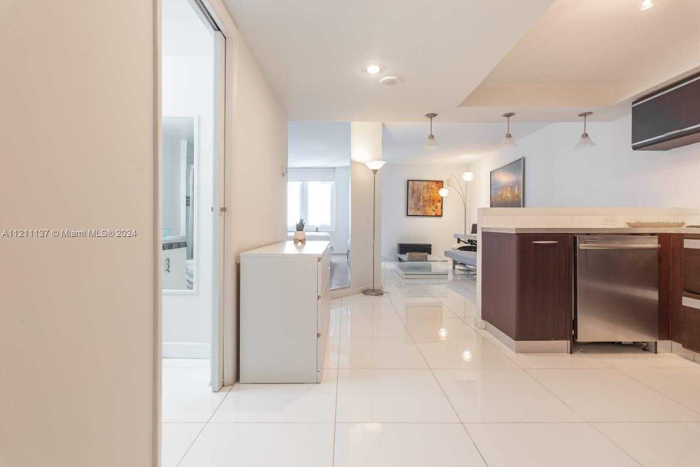 Small Image of 2301 COLLINS AVE #1023, Miami Beach Number 2