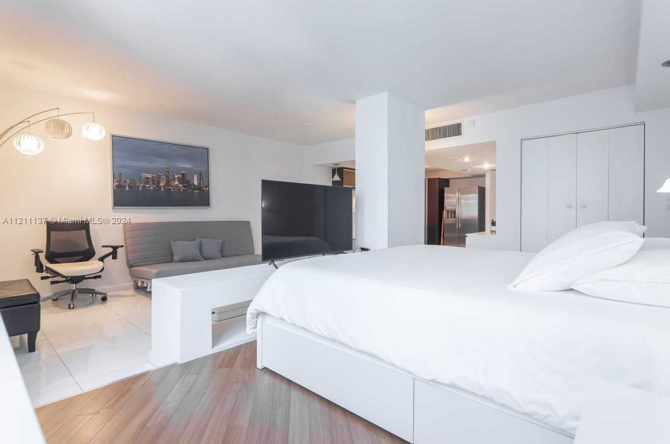 Small Image of 2301 COLLINS AVE #1023, Miami Beach Number 6