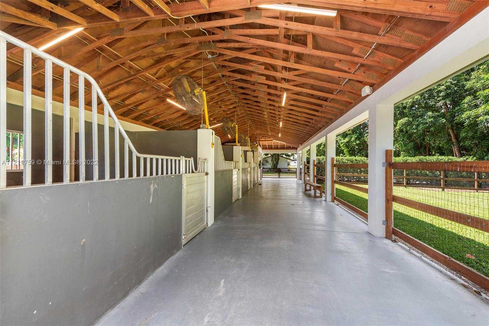 Small Image of 14305 STIRLING RD, Southwest Ranches Number 7