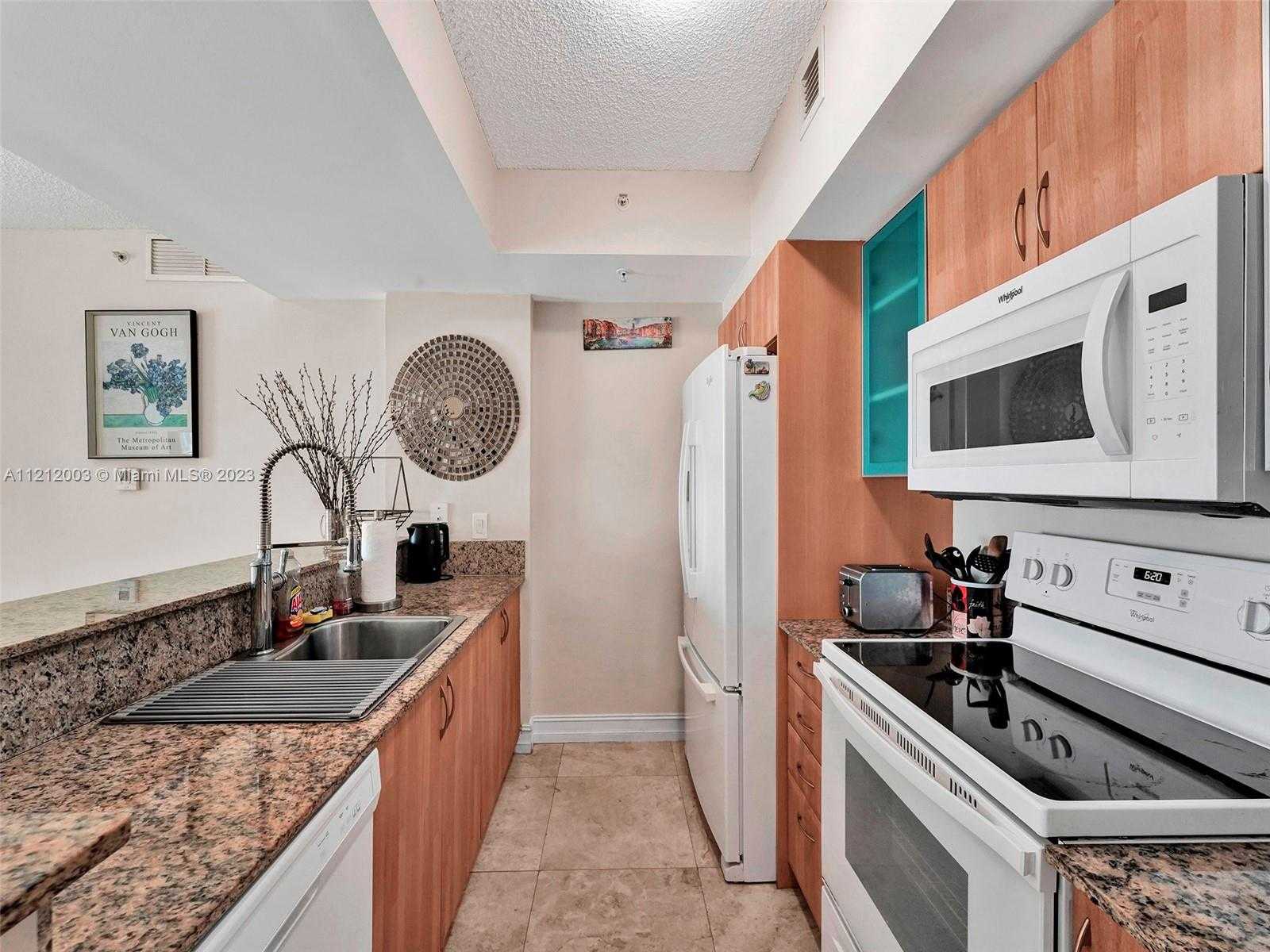 Small Image of 17555 ATLANTIC BLVD #806, Sunny Isles Beach Number 10