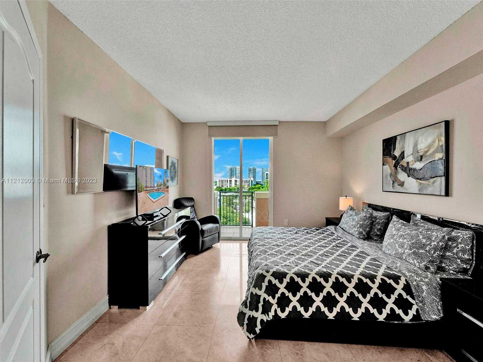Small Image of 17555 ATLANTIC BLVD #806, Sunny Isles Beach Number 19