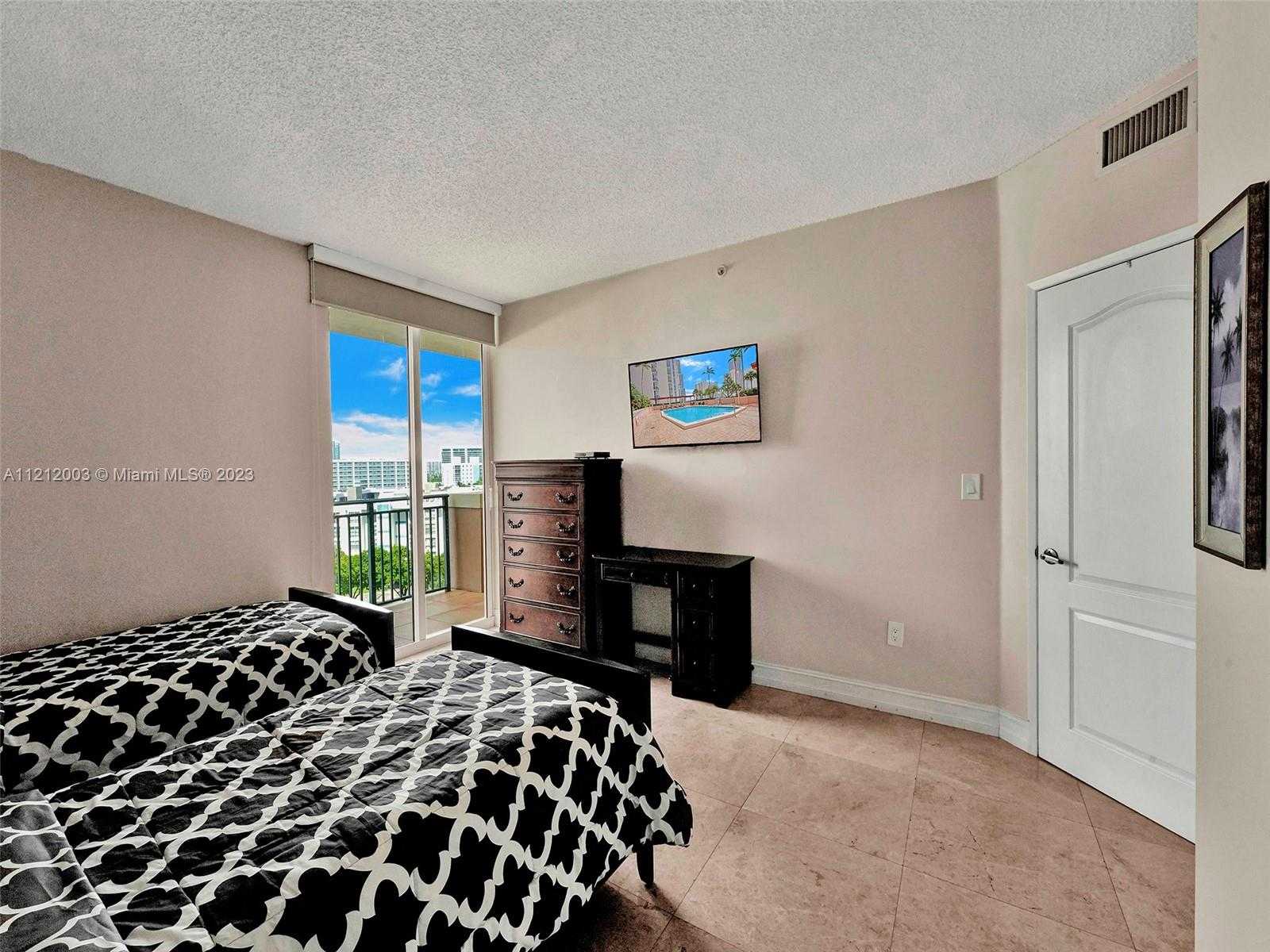 Small Image of 17555 ATLANTIC BLVD #806, Sunny Isles Beach Number 23
