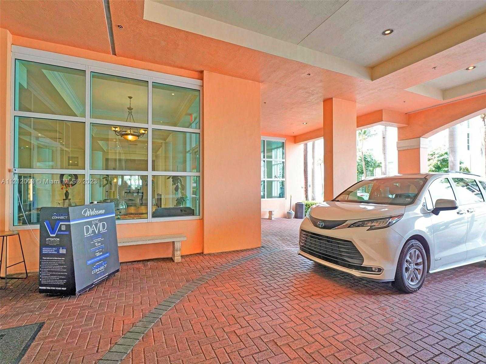 Small Image of 17555 ATLANTIC BLVD #806, Sunny Isles Beach Number 37
