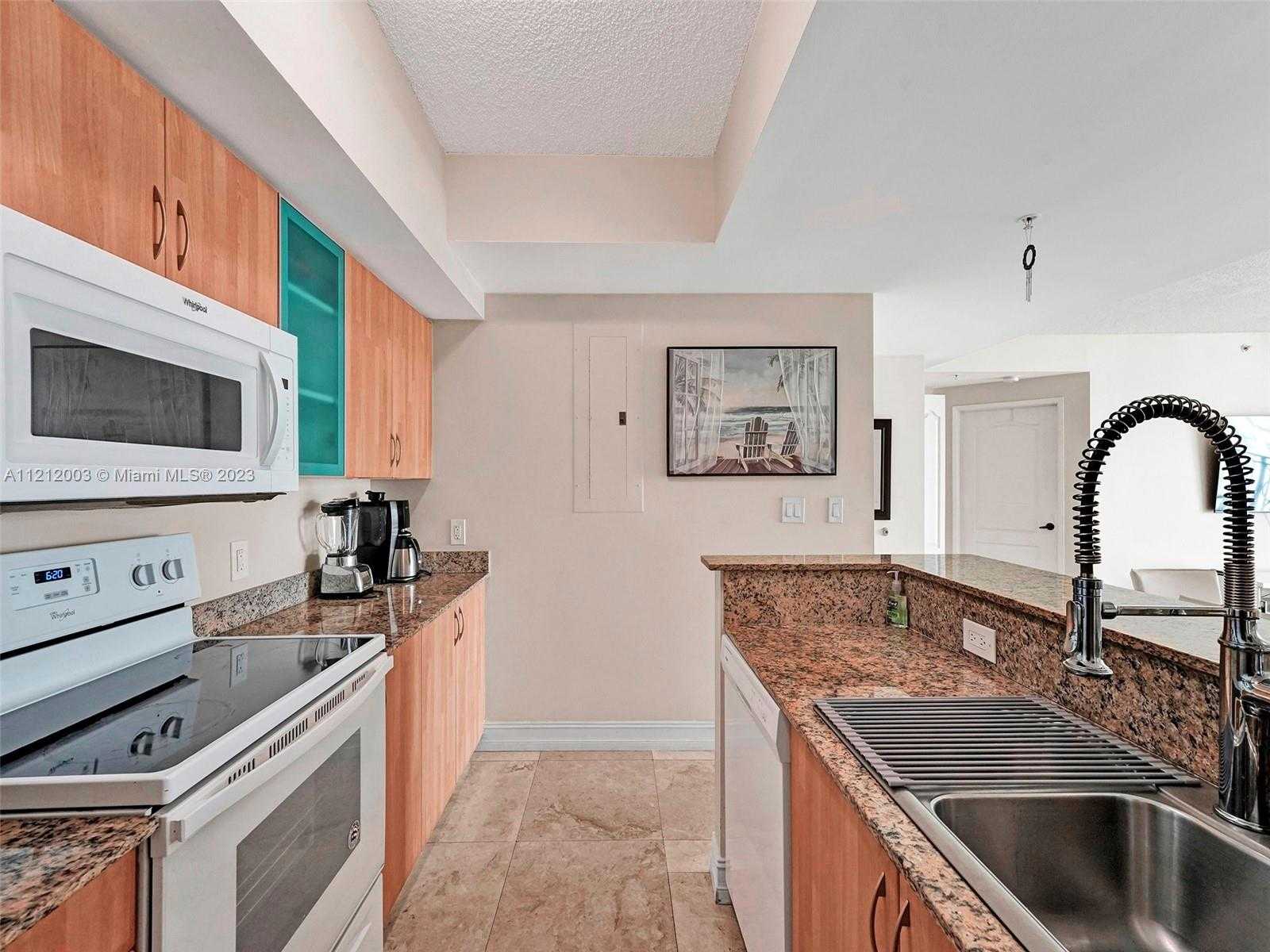Small Image of 17555 ATLANTIC BLVD #806, Sunny Isles Beach Number 8