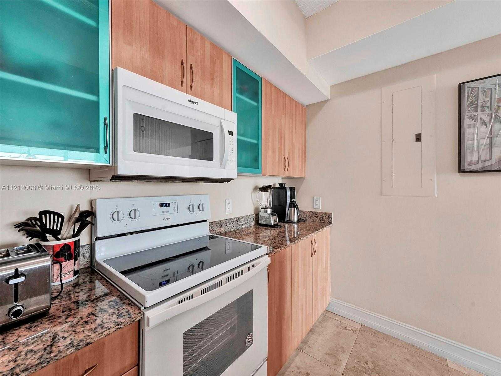 Small Image of 17555 ATLANTIC BLVD #806, Sunny Isles Beach Number 9