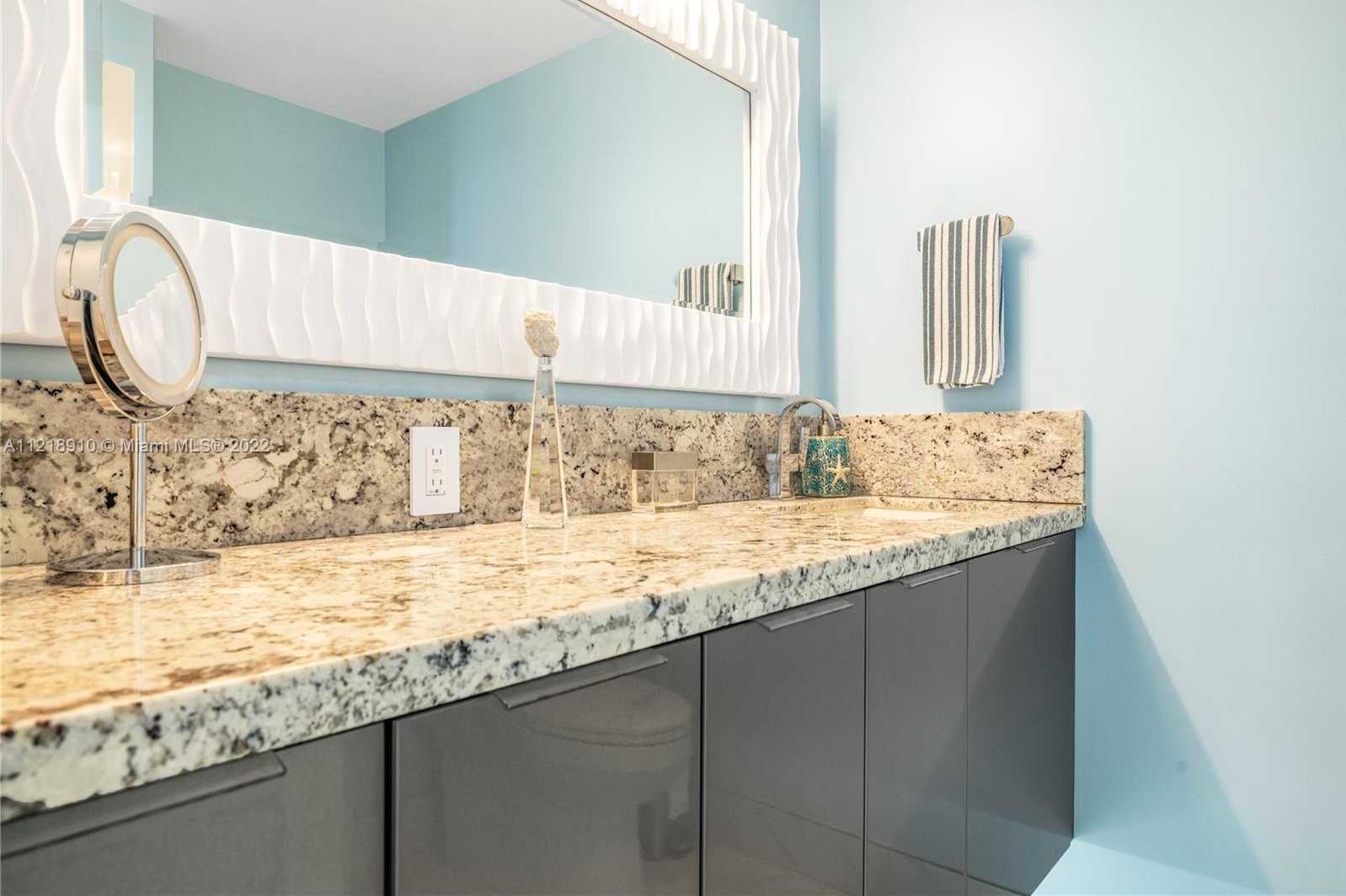 Small Image of 6365 COLLINS AVE #3807, Miami Beach Number 30