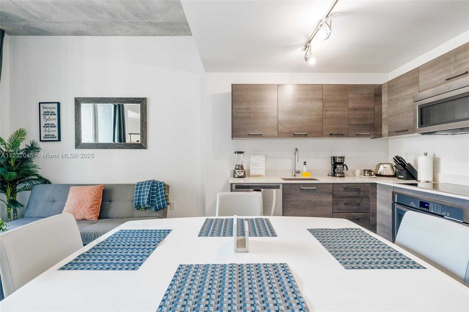 Small Image of 151 SOUTH EAST 1ST ST #809, Miami Number 14