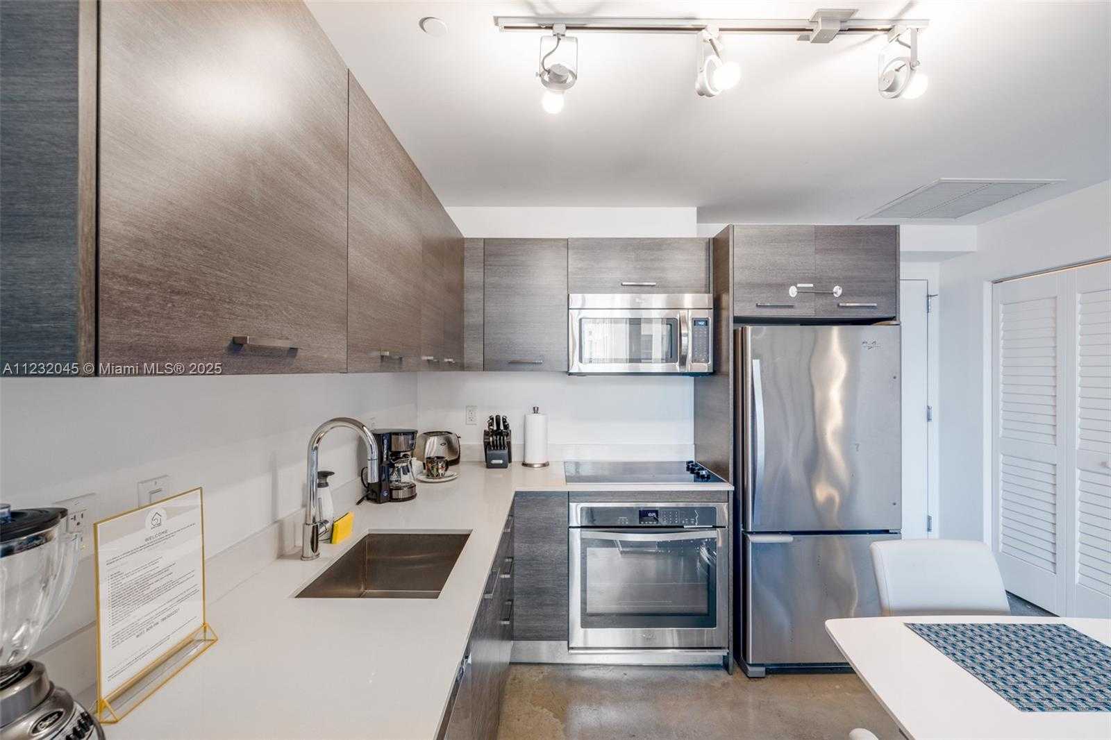 Small Image of 151 SOUTH EAST 1ST ST #809, Miami Number 17