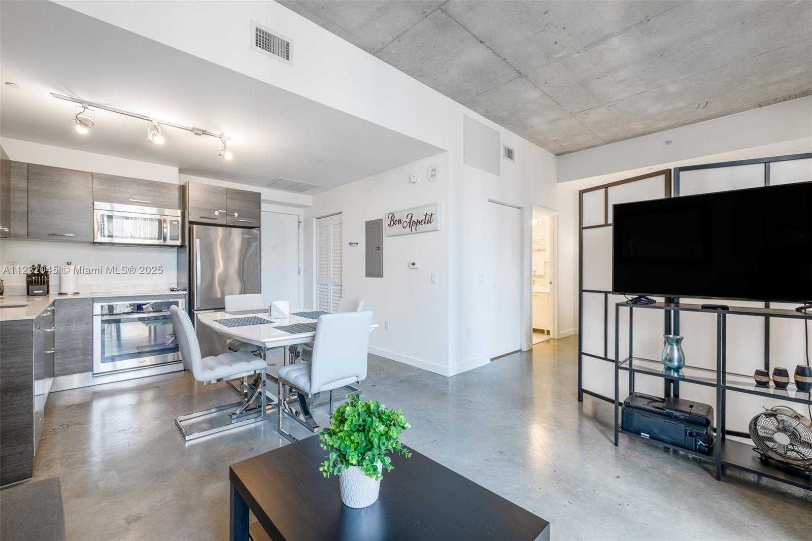 Small Image of 151 SOUTH EAST 1ST ST #809, Miami Number 9