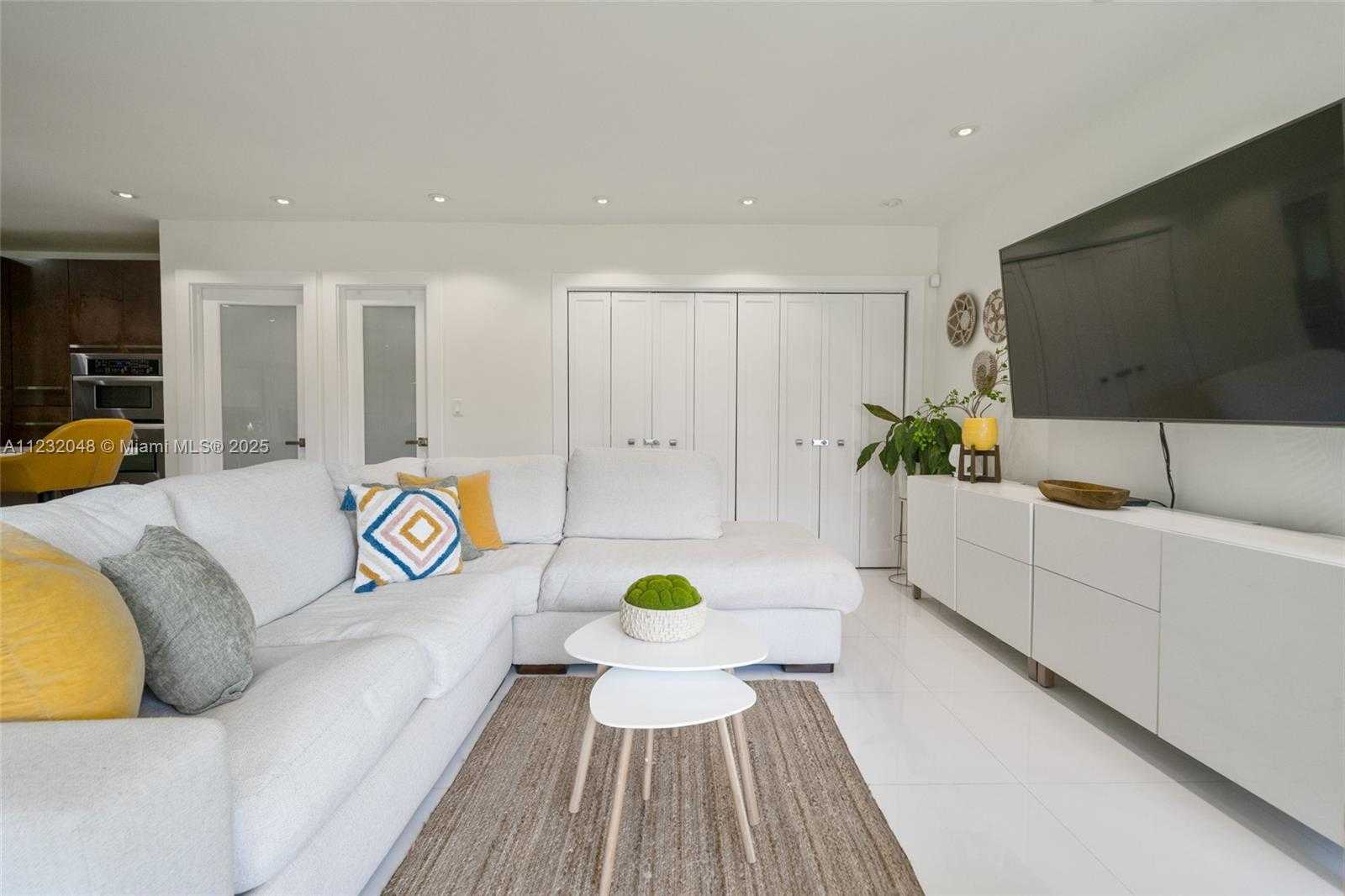 Small Image of 7544 SOUTH WEST 78TH TER, Miami Number 3