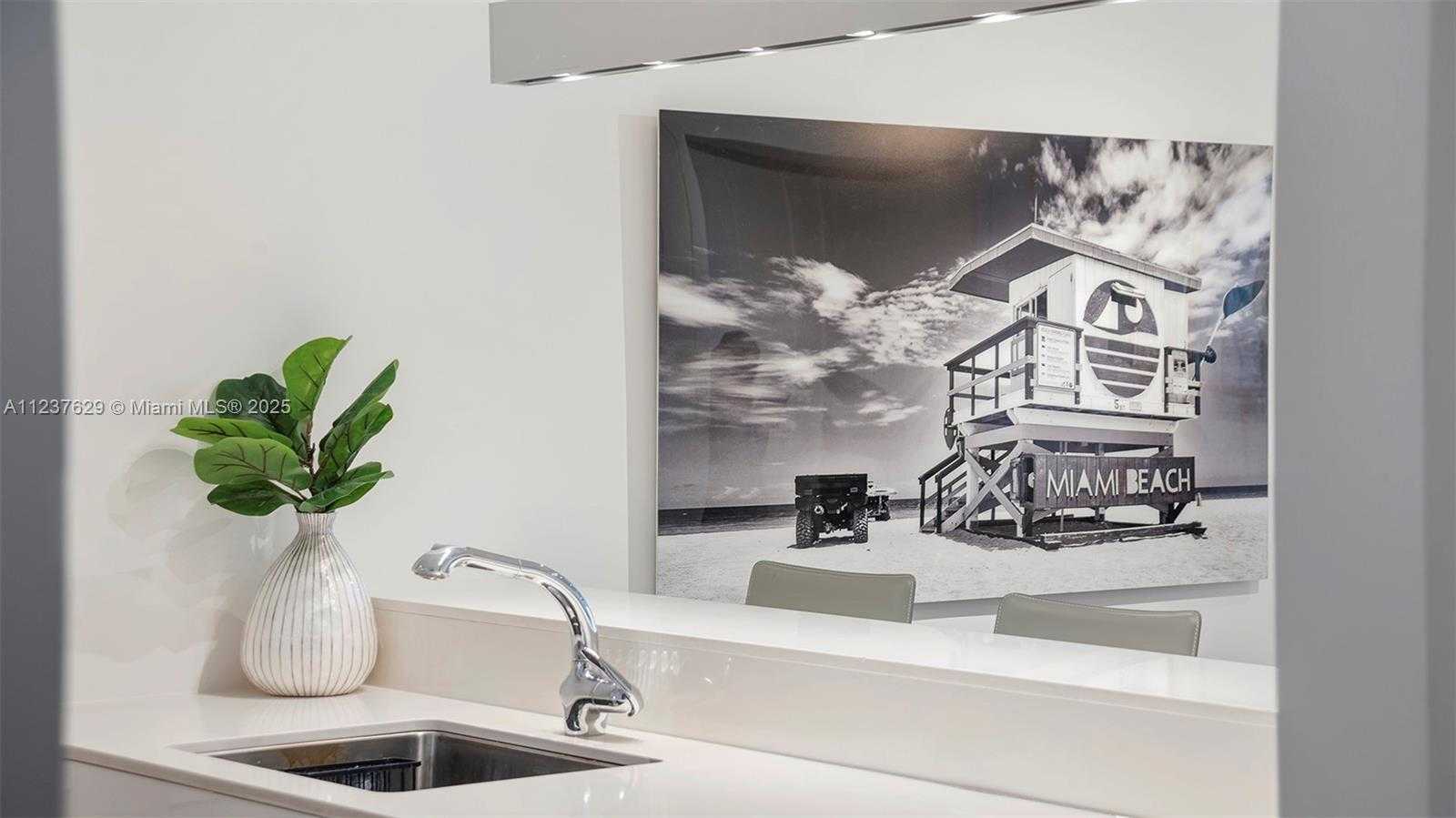Small Image of 2201 COLLINS AVE #804, Miami Beach Number 13