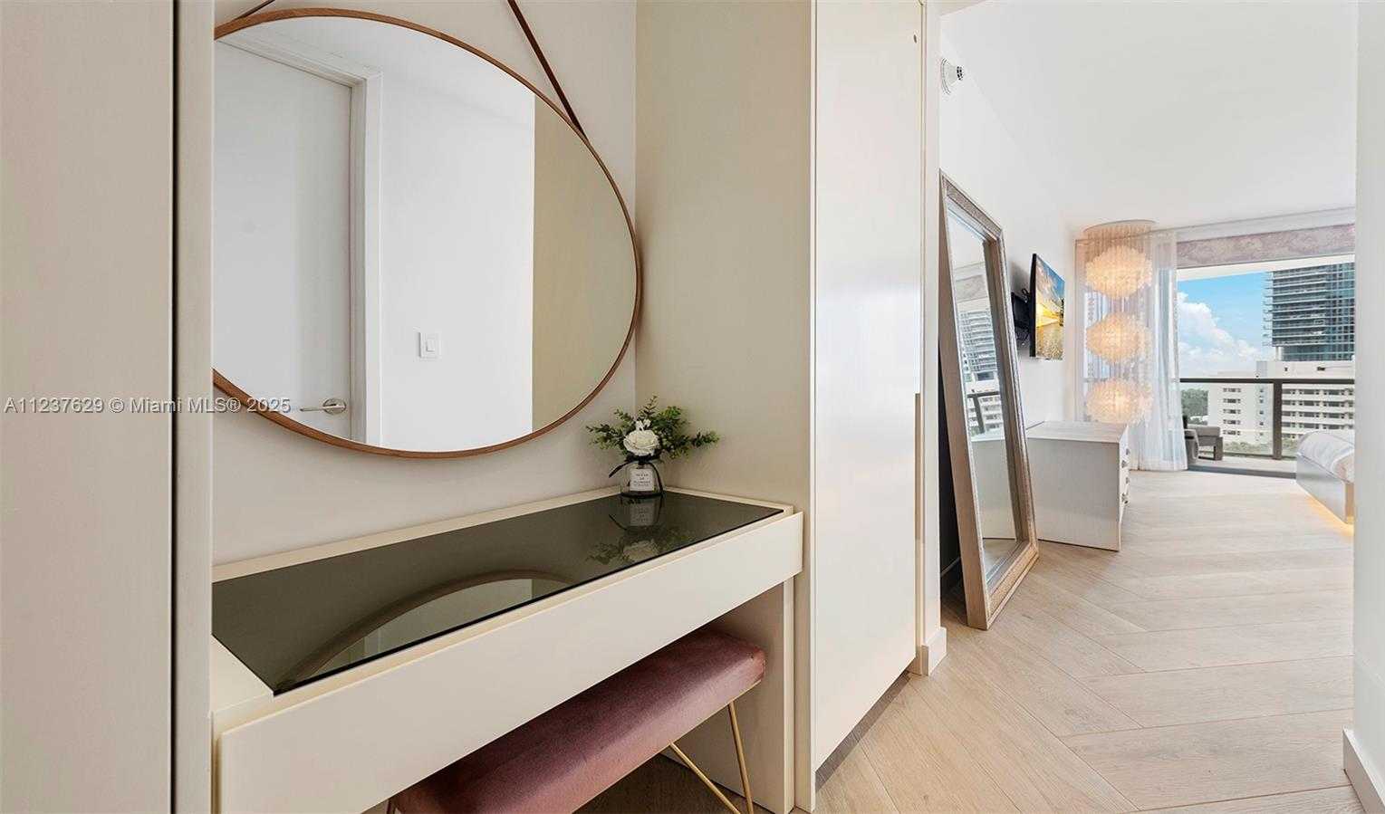 Small Image of 2201 COLLINS AVE #804, Miami Beach Number 16