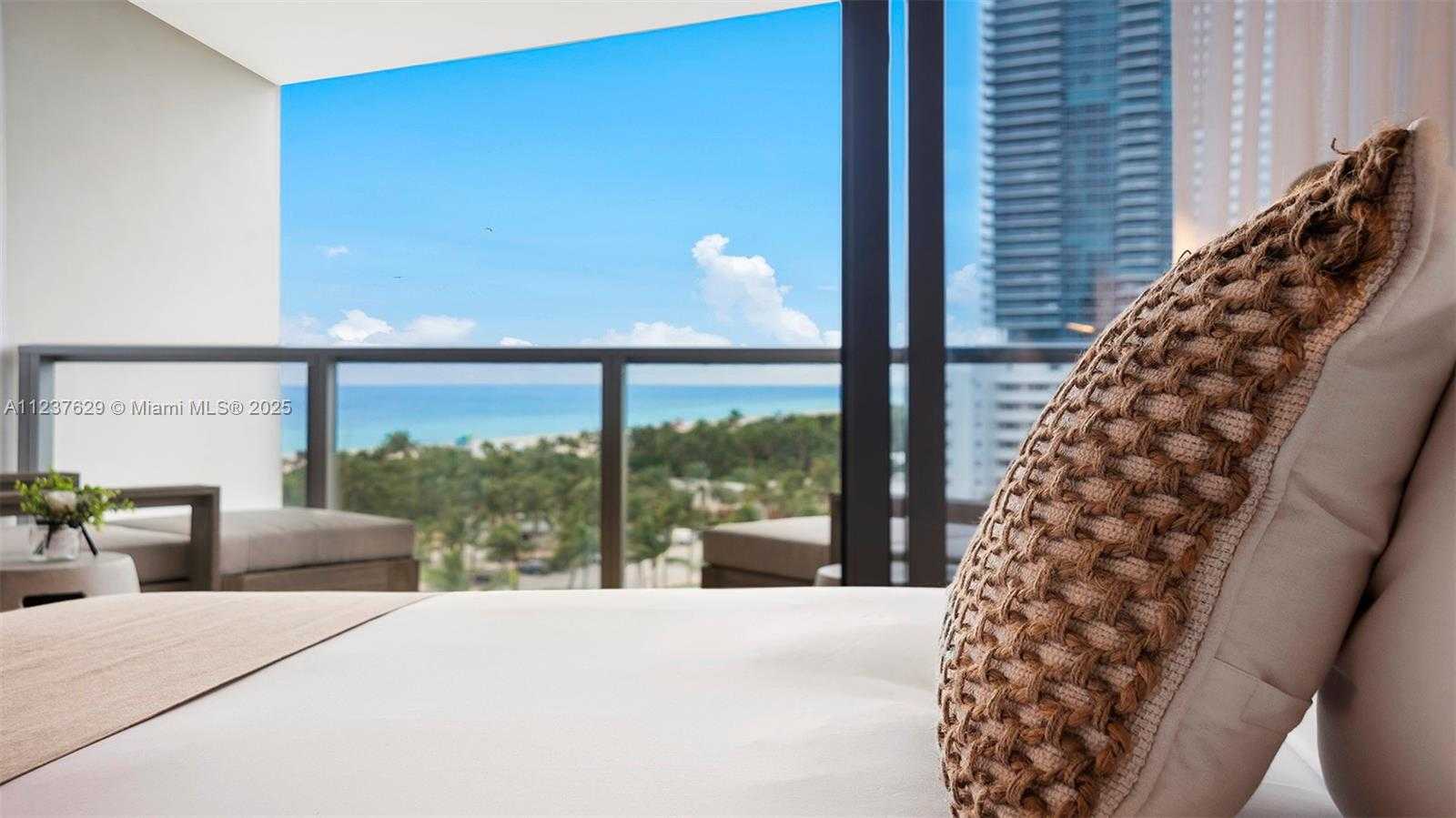 Small Image of 2201 COLLINS AVE #804, Miami Beach Number 20