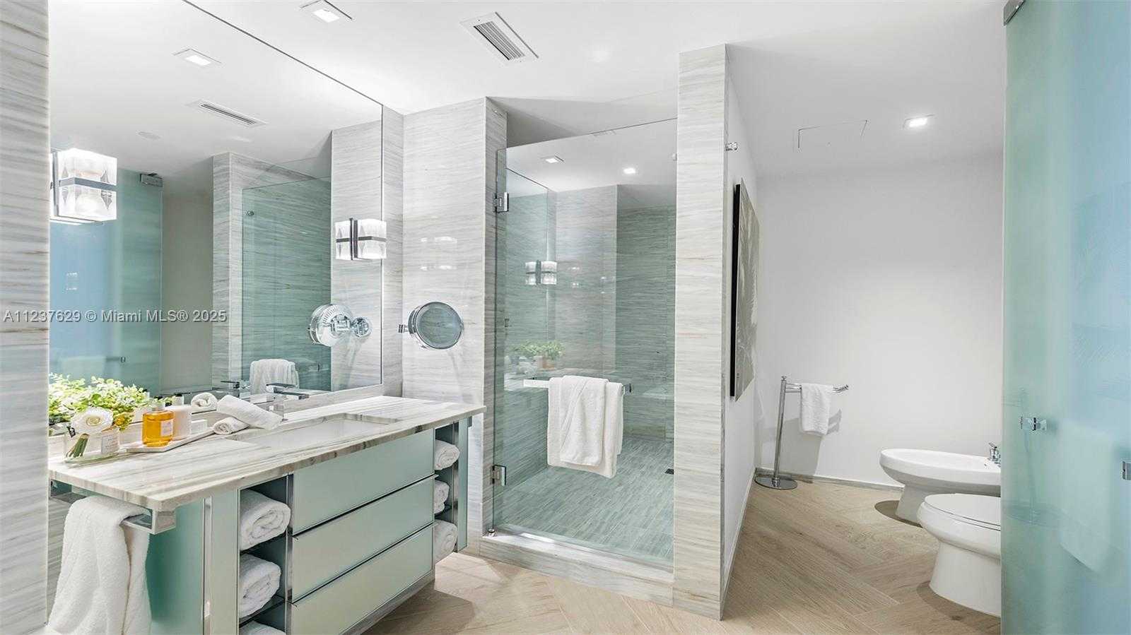 Small Image of 2201 COLLINS AVE #804, Miami Beach Number 28