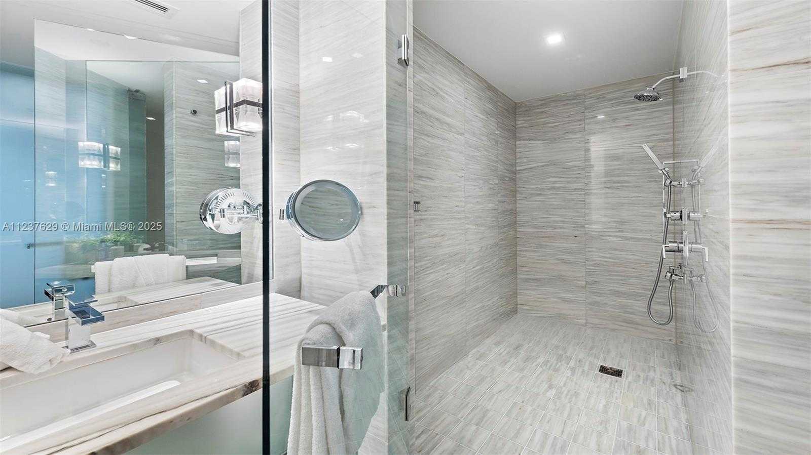 Small Image of 2201 COLLINS AVE #804, Miami Beach Number 30