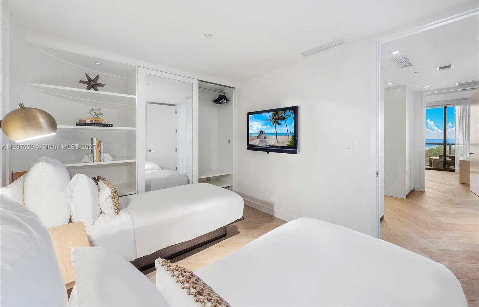 Small Image of 2201 COLLINS AVE #804, Miami Beach Number 32