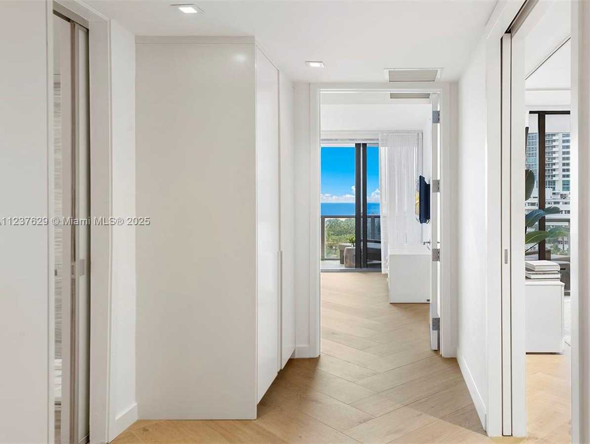 Small Image of 2201 COLLINS AVE #804, Miami Beach Number 33