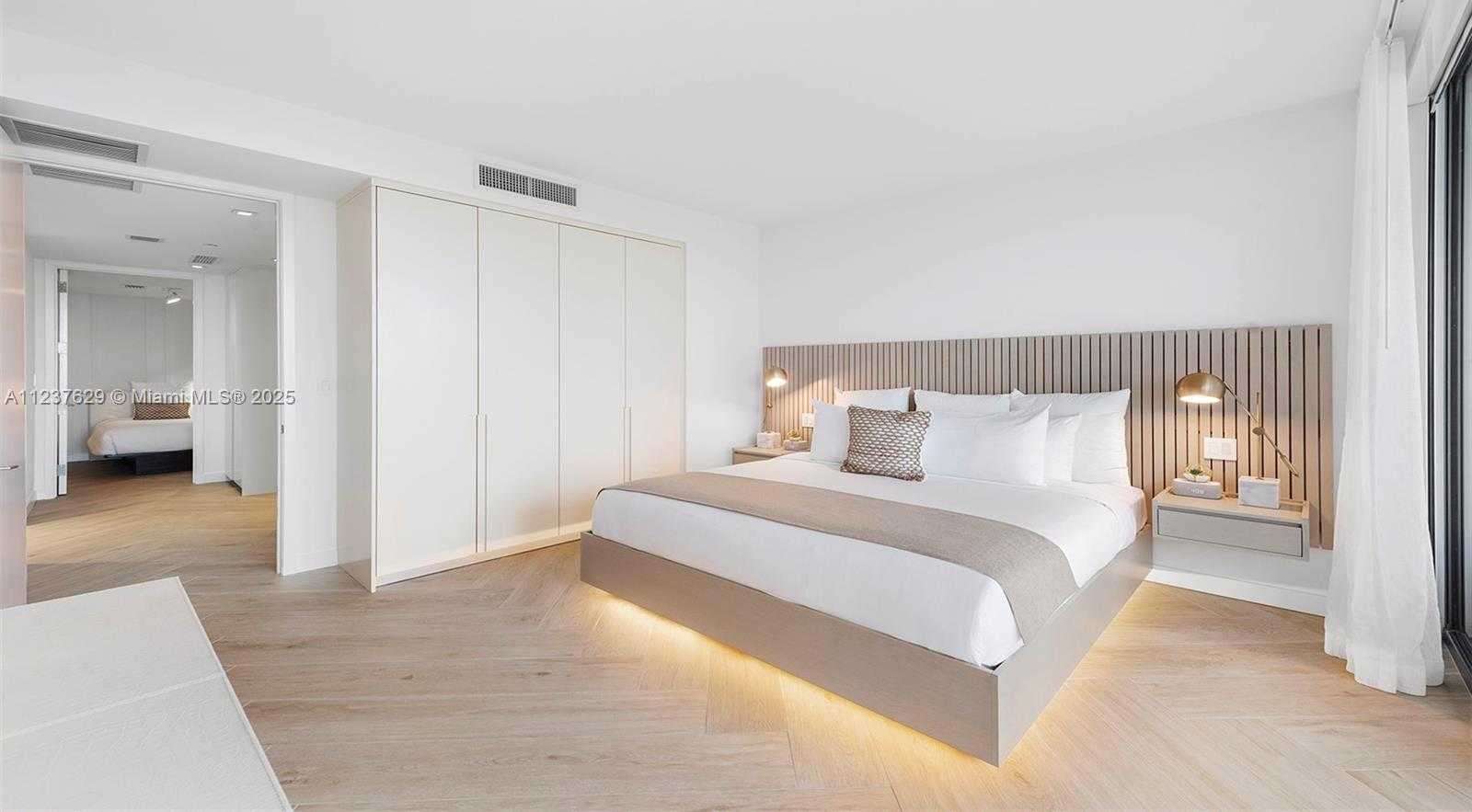 Small Image of 2201 COLLINS AVE #804, Miami Beach Number 36