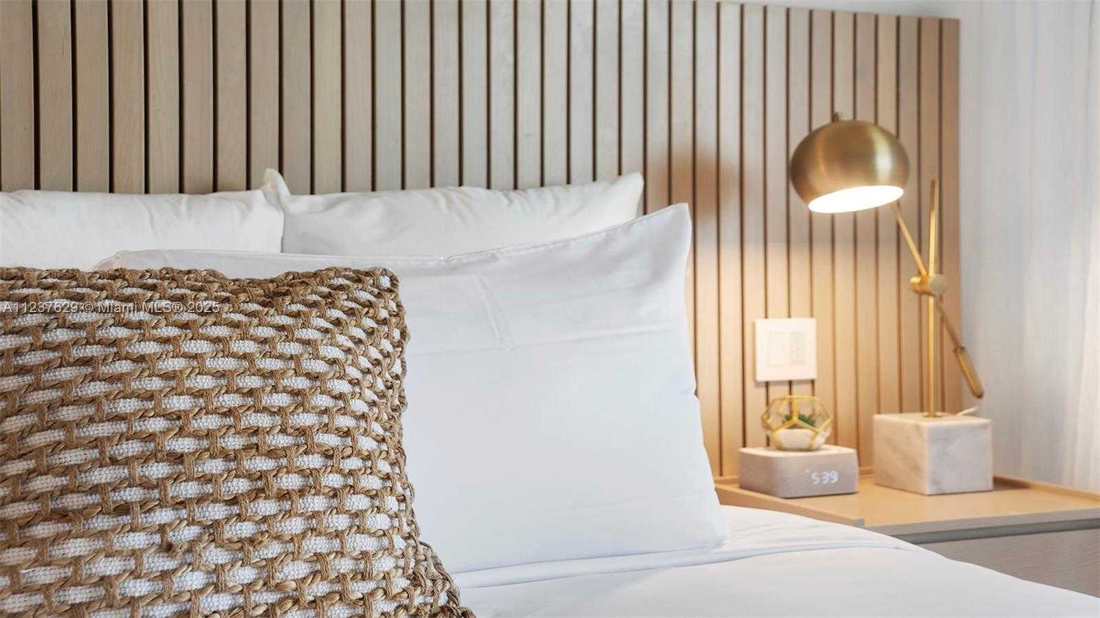 Small Image of 2201 COLLINS AVE #804, Miami Beach Number 38