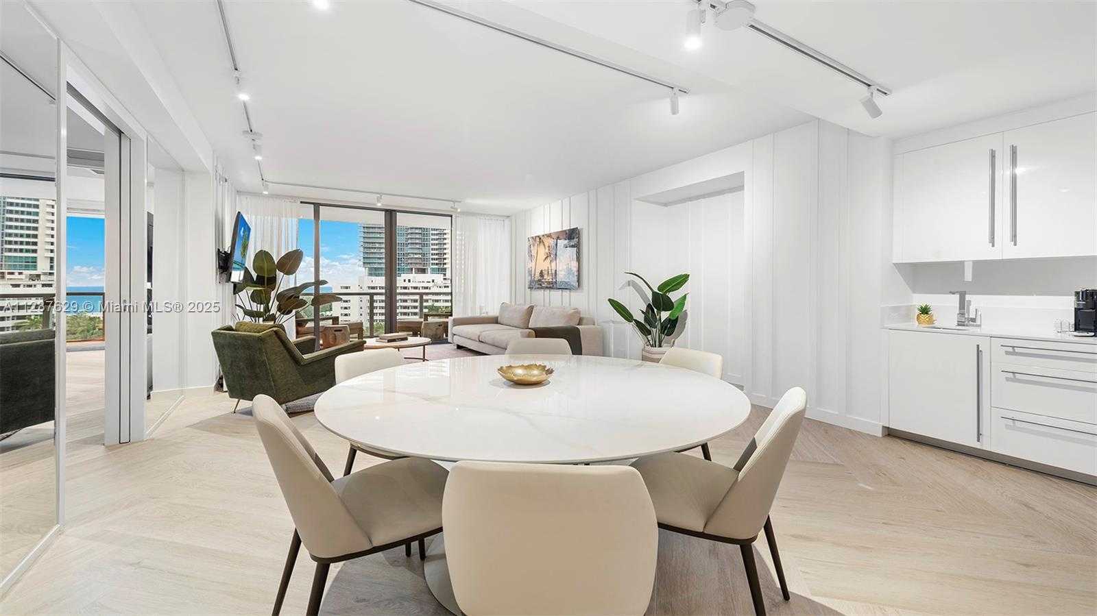 Small Image of 2201 COLLINS AVE #804, Miami Beach Number 9